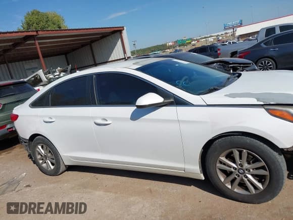 ✅ 2017 Hyundai Sonata SE • VIN: 5NPE24AF7HH495872 • Lot: 43367375. Listed on IAAI with 127,542 mi. Free auction sales archive from the USA and detailed vehicle history report at DreamBid. Image 14.