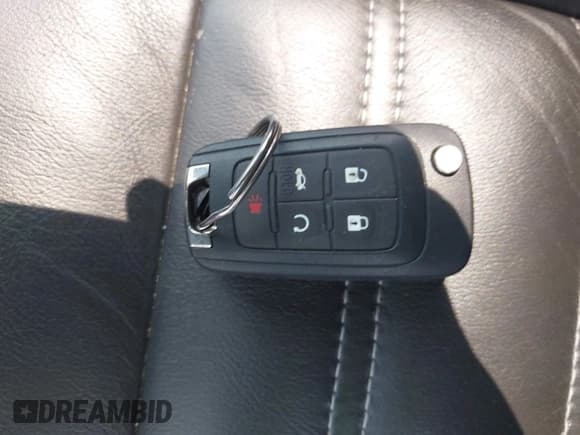 ✅ 2015 Buick Regal GS • VIN: 2G4GT5GX4F9285883 • Lot: 42388435. Wystawiony na IAAI z przebiegiem 70 000 mil. Bezpłatny archiwum sprzedaży aukcyjnych z USA i szczegółowy raport historii pojazdu na DreamBid. Zdjęcie 11.