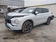 ✅ 2023 Mitsubishi Outlander SE • VIN: JA4J3UA80PZ012057 • Лот: 41249017. Опубликован ранее на IAAI с пробегом 26 643 миль. Бесплатный доступ к архиву аукционных продаж из США и подробный отчёт об истории автомобиля на DreamBid. Изображение 2.