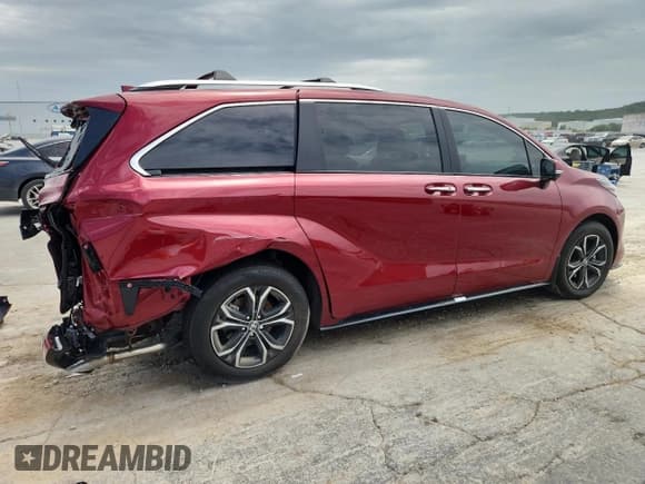 ✅ 2025 Toyota Sienna Platinum • VIN: 5TDESKFC2SS196861 • Lot: 63494525. Listed on Copart with 936 mi. Free auction sales archive from the USA and detailed vehicle history report at DreamBid. Image 3.