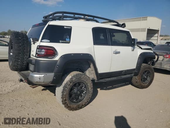 ✅ 2014 Toyota FJ Cruiser • VIN: JTEBU4BF4EK207407 • Лот: 70726875. Опубликован ранее на Copart с пробегом Не указан. Бесплатный доступ к архиву аукционных продаж из США и подробный отчёт об истории автомобиля на DreamBid. Изображение 3.