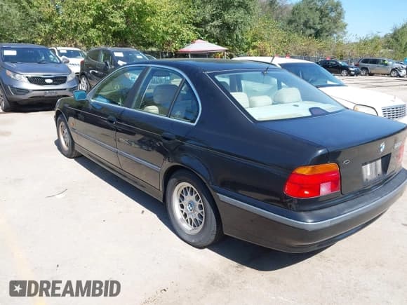 ✅ 1997 BMW 5 Series 528i • VIN: WBADD6325VBW03265 • Lot: 43319599. Listed on IAAI with 164,016 mi. Free auction sales archive from the USA and detailed vehicle history report at DreamBid. Image 3.