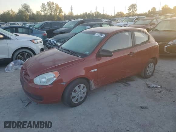 2009 Hyundai Accent Auto GS z VIN KMHCM36C99U106324, wystawiony jako Copart lot #77572094 z przebiegiem 110 210 mil mil oraz Czysty tytuł • Clean title. Historia ofert i sprzedaży dostępna na DreamBid. Obrazek 1.