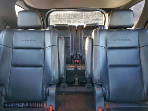 ✅ 2015 Dodge Durango Citadel • VIN: 1C4SDJET1FC690712 • Lot: 96290985. Wystawiony na Copart z przebiegiem 143 651 mil. Bezpłatny archiwum sprzedaży aukcyjnych z USA i szczegółowy raport historii pojazdu na DreamBid. Zdjęcie 10.