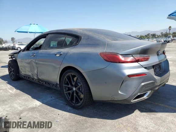 ✅ 2022 BMW 8 Series 840i • VIN: WBAGV2C05NCJ40779 • Lot: 70384605. Wystawiony na Copart z przebiegiem 84 190 mil. Bezpłatny archiwum sprzedaży aukcyjnych z USA i szczegółowy raport historii pojazdu na DreamBid. Zdjęcie 2.