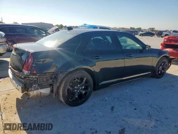 ✅ 2022 Chrysler 300 S • VIN: 2C3CCABT9NH177297 • Lot: 56311305. Listed on Copart with 37,036 mi. Free auction sales archive from the USA and detailed vehicle history report at DreamBid. Image 3.