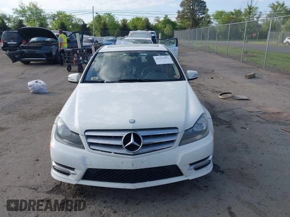 ✅ 2012 Mercedes-Benz C 300 Sport • VIN: WDDGF8BB0CR198952 • Lot: 42217652. Listed on IAAI with 138,919 mi. Free auction sales archive from the USA and detailed vehicle history report at DreamBid. Image 12.