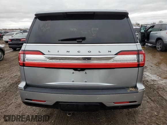✅ 2020 Lincoln Navigator Black Label • VIN: 5LMJJ3TT3LEL16016 • Lot: 79507714. Wystawiony na Copart z przebiegiem Nie podano. Bezpłatny archiwum sprzedaży aukcyjnych z USA i szczegółowy raport historii pojazdu na DreamBid. Zdjęcie 6.