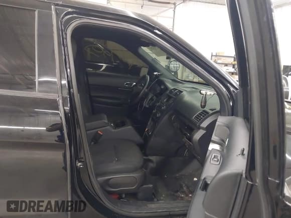 ✅ 2018 Ford Police Interceptor Utility • VIN: 1FM5K8AR0JGC75626 • Лот: 43339207. Опубликован ранее на IAAI с пробегом 100 798 миль. Бесплатный доступ к архиву аукционных продаж из США и подробный отчёт об истории автомобиля на DreamBid. Изображение 5.