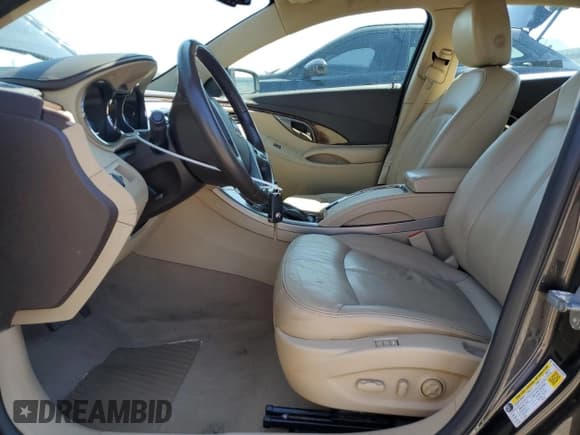 ✅ 2013 Buick LaCrosse Leather • VIN: 1G4GC5ERXDF201509 • Lot: 54270045. Listed on Copart with 136,859 mi. Free auction sales archive from the USA and detailed vehicle history report at DreamBid. Image 7.
