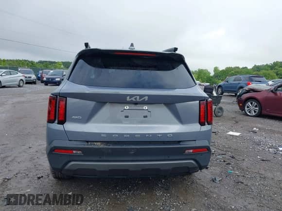 2022 Kia Sorento X-Line S z VIN 5XYRLDLC1NG085105, wystawiony jako IAAI lot #42375855 z przebiegiem 43 182 mil mil oraz . Historia ofert i sprzedaży dostępna na DreamBid. Obrazek 17.