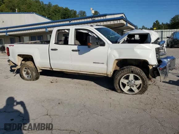 ✅ 2019 Chevrolet Silverado 2500HD Work Truck • VIN: 2GC2KREG9K1240507 • Lot: 70672895. Wystawiony na Copart z przebiegiem 117 725 mil. Bezpłatny archiwum sprzedaży aukcyjnych z USA i szczegółowy raport historii pojazdu na DreamBid. Zdjęcie 4.