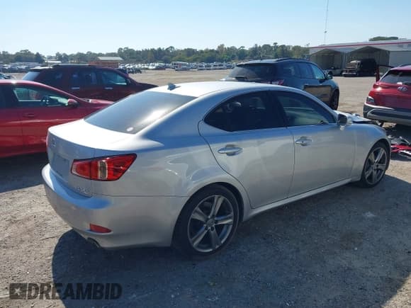 ✅ 2012 Lexus IS 350 • VIN: JTHBE5C25C5030430 • Lot: 43755255. Wystawiony na IAAI z przebiegiem 193 949 mil. Bezpłatny archiwum sprzedaży aukcyjnych z USA i szczegółowy raport historii pojazdu na DreamBid. Zdjęcie 4.