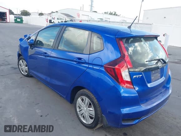 ✅ 2018 Honda Fit LX • VIN: 3HGGK5H42JM712300 • Lot: 43724000. Listed on IAAI with 30,653 mi. Free auction sales archive from the USA and detailed vehicle history report at DreamBid. Image 3.