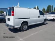 ✅ 2020 Chevrolet Express Cargo • VIN: 1GCWGAFP3L1273819 • Lot: 42299806. Wystawiony na IAAI z przebiegiem 88 391 mil. Bezpłatny archiwum sprzedaży aukcyjnych z USA i szczegółowy raport historii pojazdu na DreamBid. Zdjęcie 4.
