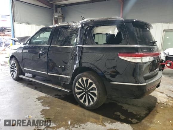 ✅ 2024 Lincoln Navigator Reserve • VIN: 5LMJJ2LGXREL14382 • Lot: 61425055. Listed on Copart with 10,377 mi. Free auction sales archive from the USA and detailed vehicle history report at DreamBid. Image 2.