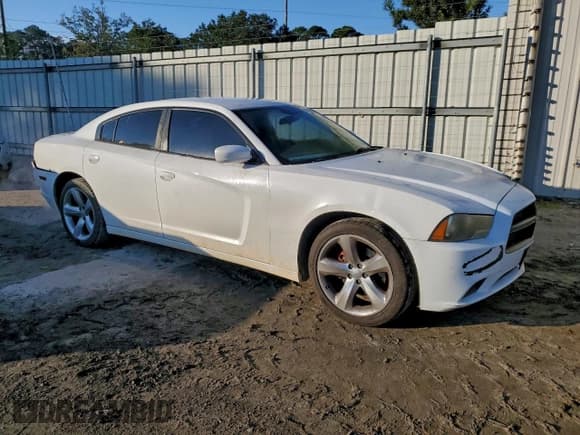 ✅ 2011 Dodge Charger Police • VIN: 2B3CL1CT0BH551819 • Lot: 94137455. Wystawiony na Copart z przebiegiem 160 322 mil. Bezpłatny archiwum sprzedaży aukcyjnych z USA i szczegółowy raport historii pojazdu na DreamBid. Zdjęcie 4.