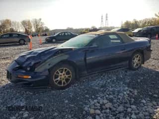 2002 Chevrolet Camaro z VIN 2G1FP32KX22113390, wystawiony jako Copart lot #76444024 z przebiegiem 95 970 mil mil oraz Szkoda całkowita • Salvage title. Historia ofert i sprzedaży dostępna na DreamBid. Obrazek 1.