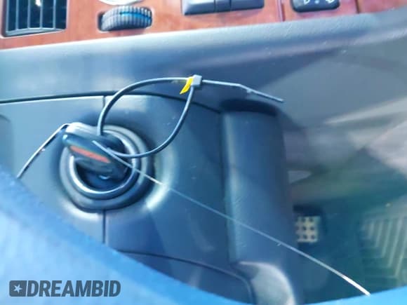 ✅ 2004 Mercedes-Benz SLK 230/320 • VIN: WDBKK65F04F304224 • Lot: 43097303. Listed on IAAI with 62,550 mi. Free auction sales archive from the USA and detailed vehicle history report at DreamBid. Image 11.