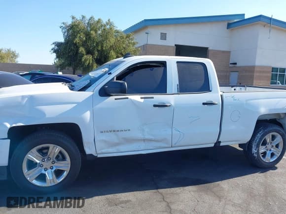 ✅ 2018 Chevrolet Silverado 1500 Custom • VIN: 1GCRCPEC0JZ322290 • Lot: 42232740. Listed on IAAI with 122,273 mi. Free auction sales archive from the USA and detailed vehicle history report at DreamBid. Image 6.
