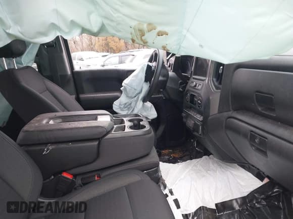 ✅ 2023 Chevrolet Silverado 1500 Custom Trail Boss • VIN: 3GCPDCEK0PG165602 • Lot: 41040300. Wystawiony na IAAI z przebiegiem 16 800 mil. Bezpłatny archiwum sprzedaży aukcyjnych z USA i szczegółowy raport historii pojazdu na DreamBid. Zdjęcie 5.