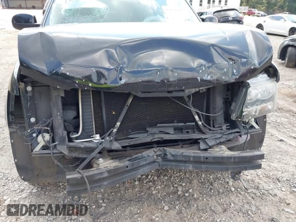 ✅ 2014 Chevrolet Tahoe LT • VIN: 1GNSCBE09ER117431 • Lot: 43158315. Listed on IAAI with 189,127 mi. Free auction sales archive from the USA and detailed vehicle history report at DreamBid. Image 6.