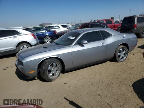 ✅ 2013 Dodge Challenger SXT • VIN: 2C3CDYAG4DH684231 • Lot: 76542554. Wystawiony na Copart z przebiegiem 45 883 mil. Bezpłatny archiwum sprzedaży aukcyjnych z USA i szczegółowy raport historii pojazdu na DreamBid. Zdjęcie 1.