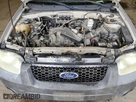 ✅ 2005 Ford Escape XLT • VIN: 1FMYU93155DA15668 • Lot: 57213355. Listed on Copart with 194,147 mi. Free auction sales archive from the USA and detailed vehicle history report at DreamBid. Image 12.