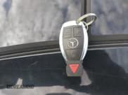 ✅ 2015 Mercedes-Benz C 250 • VIN: WDDGJ4HB9FG370183 • Lot: 42670705. Wystawiony na IAAI z przebiegiem 127 582 mil. Bezpłatny archiwum sprzedaży aukcyjnych z USA i szczegółowy raport historii pojazdu na DreamBid. Zdjęcie 11.