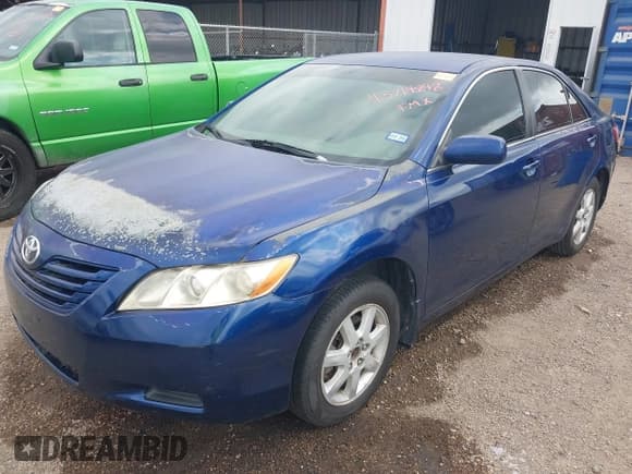 ✅ 2007 Toyota Camry XLE • VIN: 4T1BE46KX7U088564 • Lot: 43719848. Wystawiony na IAAI z przebiegiem 185 679 mil. Bezpłatny archiwum sprzedaży aukcyjnych z USA i szczegółowy raport historii pojazdu na DreamBid. Zdjęcie 2.