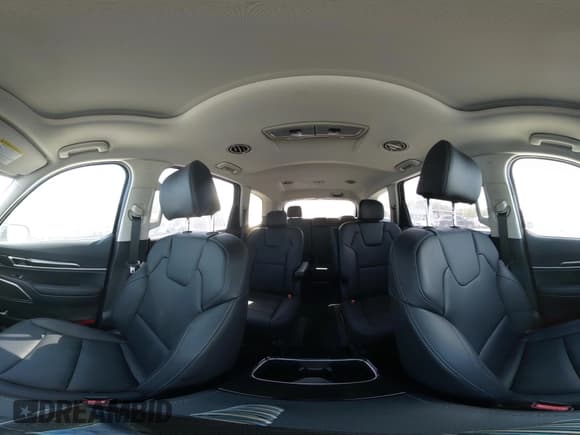 ✅ 2025 Kia Telluride S • VIN: 5XYP6DGC3SG694734 • Lot: 43486739. Listed on IAAI with 2,197 mi. Free auction sales archive from the USA and detailed vehicle history report at DreamBid. Image 18.