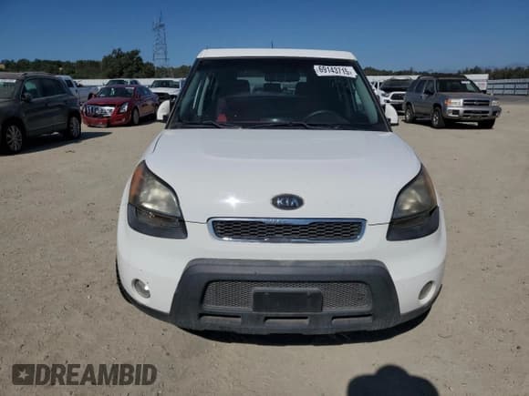 ✅ 2011 Kia Soul + • VIN: KNDJT2A21B7705164 • Lot: 69143715. Wystawiony na Copart z przebiegiem 249 008 mil. Bezpłatny archiwum sprzedaży aukcyjnych z USA i szczegółowy raport historii pojazdu na DreamBid. Zdjęcie 5.