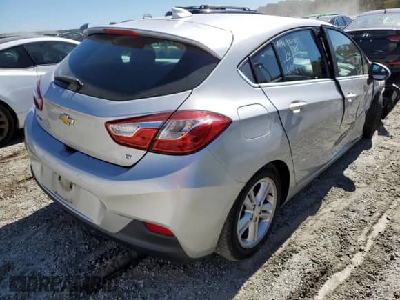 2017 Chevrolet Cruze LT z VIN 3G1BE6SM8HS505147, wystawiony jako Copart lot #62134452 z przebiegiem 66 884 mil mil oraz . Historia ofert i sprzedaży dostępna na DreamBid. Obrazek 4.