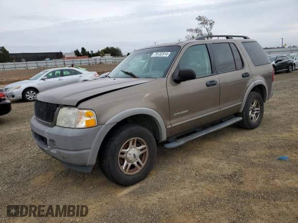 ✅ 2002 Ford Explorer XLS • VIN: 1FMZU62E92UC58466 • Lot: 79132314. Wystawiony na Copart z przebiegiem 975 365 mil. Bezpłatny archiwum sprzedaży aukcyjnych z USA i szczegółowy raport historii pojazdu na DreamBid. Zdjęcie 1.