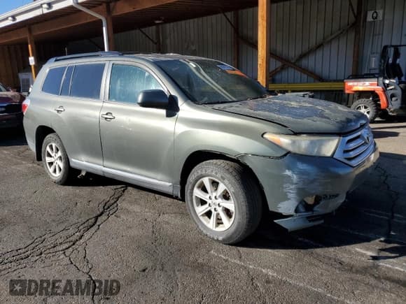 ✅ 2012 Toyota Highlander SE • VIN: 5TDZK3EHXCS066994 • Lot: 90891545. Wystawiony na Copart z przebiegiem Nie podano. Bezpłatny archiwum sprzedaży aukcyjnych z USA i szczegółowy raport historii pojazdu na DreamBid. Zdjęcie 4.