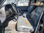 ✅ 1994 Toyota Land Cruiser • VIN: JT3DJ81W2R0053980 • Лот: 65788954. Опубликован ранее на Copart с пробегом 239 948 миль. Бесплатный доступ к архиву аукционных продаж из США и подробный отчёт об истории автомобиля на DreamBid. Изображение 7.