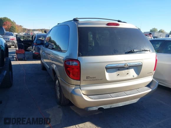✅ 2006 Chrysler Town & Country Touring • VIN: 2A4GP54L26R783679 • Lot: 43599692. Listed on IAAI with 87,285 mi. Free auction sales archive from the USA and detailed vehicle history report at DreamBid. Image 3.