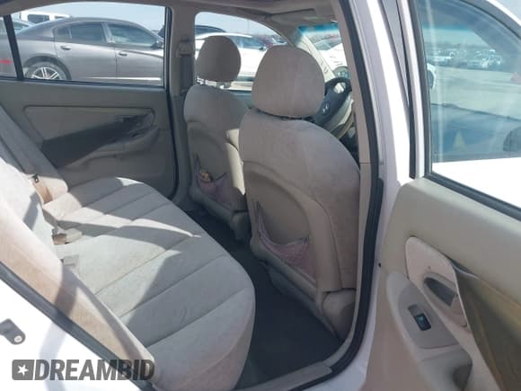 ✅ 2006 Hyundai Elantra GLS • VIN: KMHDN46DX6U305975 • Lot: 41404399. Wystawiony na IAAI z przebiegiem 276 467 mil. Bezpłatny archiwum sprzedaży aukcyjnych z USA i szczegółowy raport historii pojazdu na DreamBid. Zdjęcie 8.