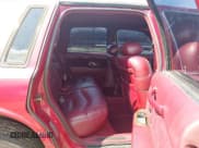 ✅ 1995 Lincoln Town Car Signature • VIN: 1LNLM82W1SY634483 • Лот: 43278342. Опубликован ранее на IAAI с пробегом 103 639 миль. Бесплатный доступ к архиву аукционных продаж из США и подробный отчёт об истории автомобиля на DreamBid. Изображение 8.