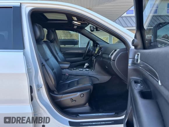 ✅ 2019 Jeep Grand Cherokee Limited • VIN: 1C4RJFBGXKC577010 • Лот: 43610788. Опубликован ранее на IAAI с пробегом 129 473 миль. Бесплатный доступ к архиву аукционных продаж из США и подробный отчёт об истории автомобиля на DreamBid. Изображение 5.