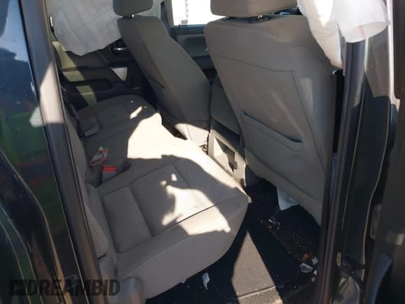 ✅ 2017 Chevrolet Silverado 1500 LT • VIN: 1GCRCREH2HZ344194 • Lot: 41034154. Wystawiony na IAAI z przebiegiem 150 357 mil. Bezpłatny archiwum sprzedaży aukcyjnych z USA i szczegółowy raport historii pojazdu na DreamBid. Zdjęcie 8.