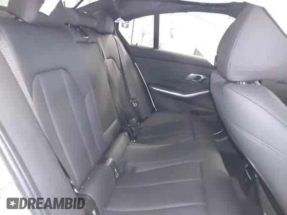 ✅ 2021 BMW 3 Series 330i xDrive • VIN: 3MW5R7J08M8B81988 • Lot: 42553148. Listed on IAAI with 24,818 mi. Free auction sales archive from the USA and detailed vehicle history report at DreamBid. Image 8.