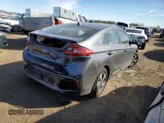2019 Hyundai Ioniq SEL с VIN KMHC75LC8KU111060, выставлен на аукционе Copart как лот 76262864 с пробегом 132 863 миль миль и Списание • Salvage title. История ставок и продаж доступна на DreamBid. Изображение 3.
