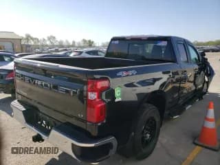 ✅ 2020 Chevrolet Silverado 1500 LT • VIN: 1GCRYDED6LZ262592 • Lot: 50871913. Wystawiony na Copart z przebiegiem Nie podano. Bezpłatny archiwum sprzedaży aukcyjnych z USA i szczegółowy raport historii pojazdu na DreamBid. Zdjęcie 3.