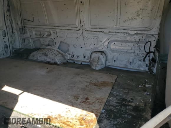 ✅ 2007 Ford Econoline Cargo Commercial • VIN: 1FTNE24L17DB45932 • Лот: 61585365. Опубликован ранее на Copart с пробегом 350 153 миль. Бесплатный доступ к архиву аукционных продаж из США и подробный отчёт об истории автомобиля на DreamBid. Изображение 11.