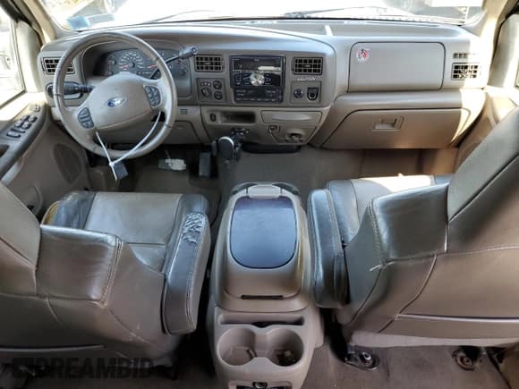 ✅ 2004 Ford Excursion Eddie Bauer • VIN: 1FMSU45P74EA29932 • Лот: 50049715. Опубликован ранее на Copart с пробегом 171 259 миль. Бесплатный доступ к архиву аукционных продаж из США и подробный отчёт об истории автомобиля на DreamBid. Изображение 8.