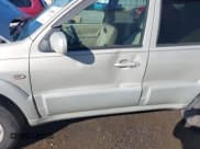 ✅ 2005 Mazda Tribute S • VIN: 4F2YZ04195KM43786 • Lot: 43575681. Wystawiony na IAAI z przebiegiem 212 773 mil. Bezpłatny archiwum sprzedaży aukcyjnych z USA i szczegółowy raport historii pojazdu na DreamBid. Zdjęcie 6.