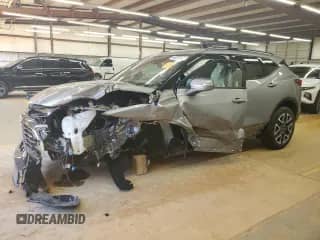 2025 Chevrolet Blazer RS z VIN 3GNKBERS2SS190066, wystawiony jako Copart lot #86838935 z przebiegiem Nie podano mil oraz Czysty tytuł • Clean title. Historia ofert i sprzedaży dostępna na DreamBid. Obrazek 1.