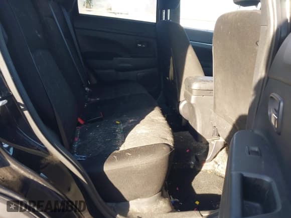 ✅ 2020 Mitsubishi Outlander ES • VIN: JA4AP3AU4LU027275 • Lot: 43505324. Wystawiony na IAAI z przebiegiem 75 797 mil. Bezpłatny archiwum sprzedaży aukcyjnych z USA i szczegółowy raport historii pojazdu na DreamBid. Zdjęcie 8.