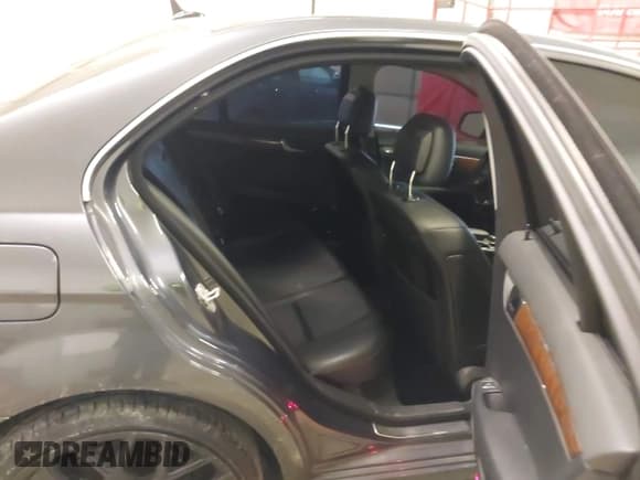 ✅ 2008 Mercedes-Benz C 300 Sport • VIN: WDDGF54X78F044478 • Lot: 41705912. Wystawiony na IAAI z przebiegiem 181 438 mil. Bezpłatny archiwum sprzedaży aukcyjnych z USA i szczegółowy raport historii pojazdu na DreamBid. Zdjęcie 8.